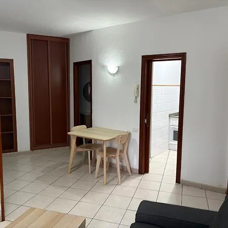 Ciudad Jardin Apartment *